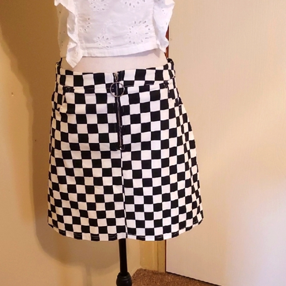 Black and White A-Line Mini Skirt for Night Out